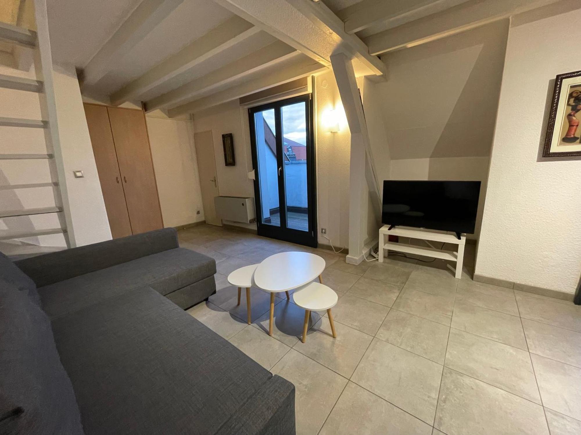 Fathala - Appartement Lumineux En Dernier Etage - Face A La Gare Routiere Sarrebourg Exteriör bild