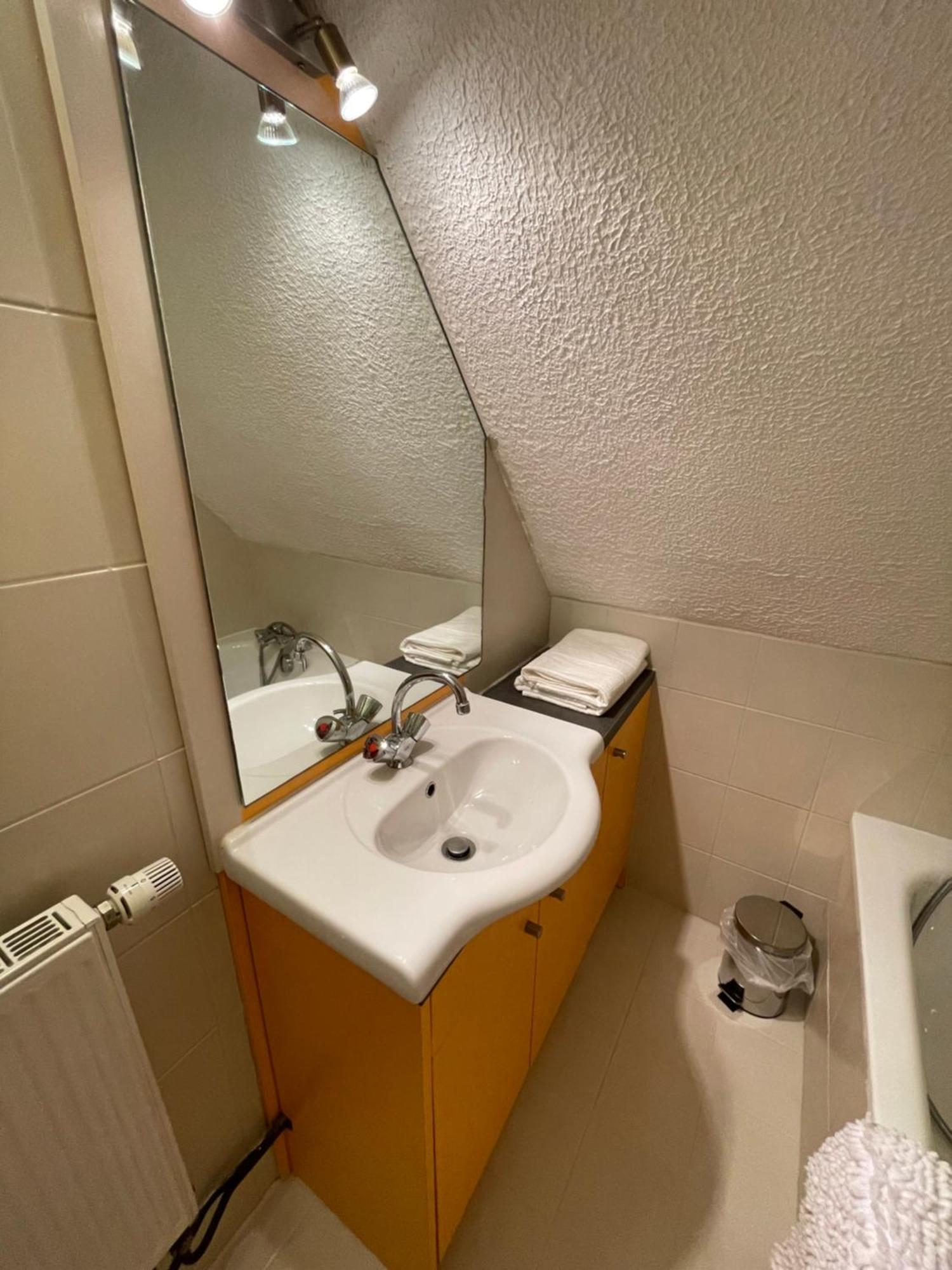 Fathala - Appartement Lumineux En Dernier Etage - Face A La Gare Routiere Sarrebourg Exteriör bild